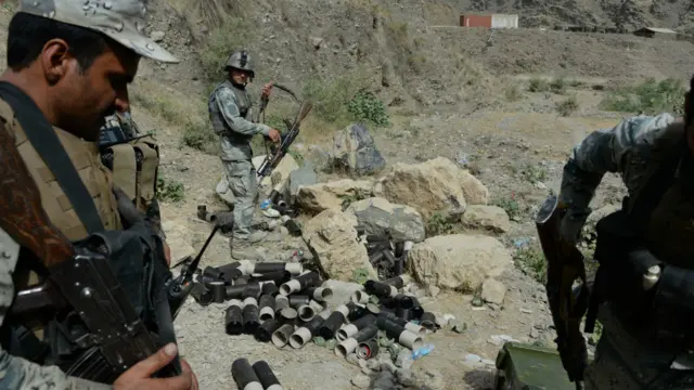 فائرنگ کے اس تبادلے میں دونوں طرف جانی نقصان بھی ہوا ہے۔