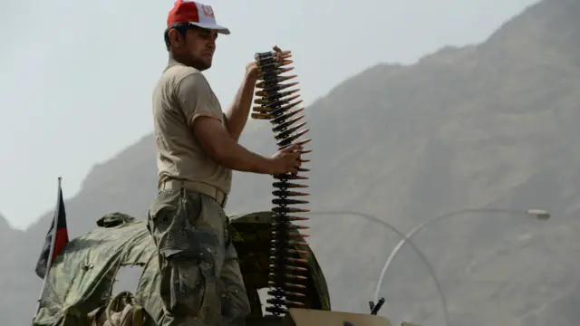 پاکستان اور افغانستان میں طورخم بارڈر پر گذشتہ چند دنوں سے کشیدگی جاری ہے۔