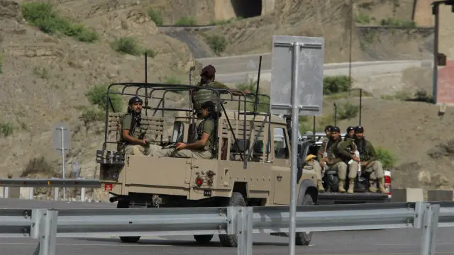  گذشتہ اتوار کی رات پاکستان اور افغان فورسز کے درمیان سرحدی گیٹ کی تعمیر پر جھڑپوں کا آغاز ہوا تھا