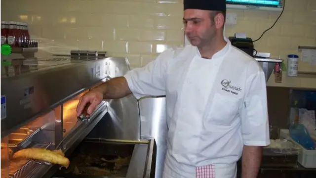 弗斯科的餐馆用进口鱼和英国土豆。