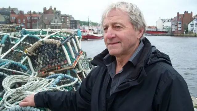 诺曼德尔曾经是渔船船长。他坚决主张脱欧,因为欧盟代表的政治毁了他的生活。