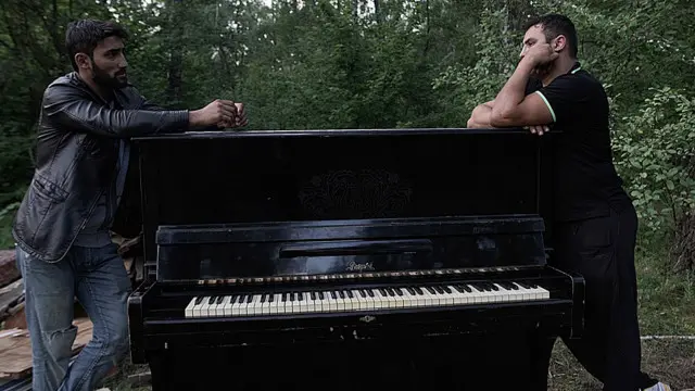 Кадр из фильма "Чужая работа" Дениса Шабаева