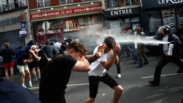 Столкновения полиции и болельщиков