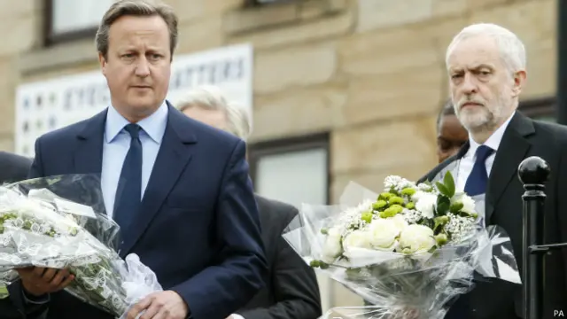 تشارك كاميرون في الوقوف على منصات مع شخصيات عمالية، مثل جيرمي كوربين زعيم حزب العمال