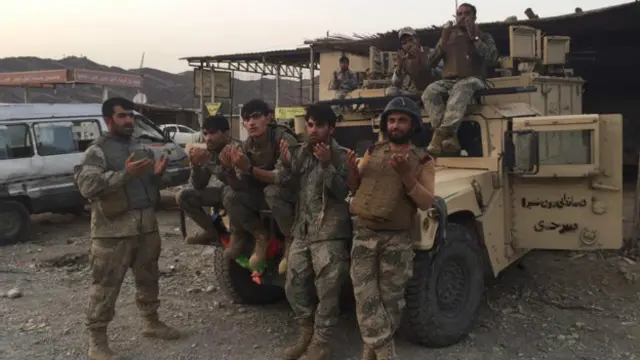 د نښتو په څلورمه ورځ کابل خپلو ځواکونو ته امر وکړ چې له خپلو سنګرونو دې په شا شي.