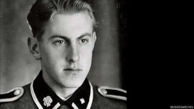 رینهولد هنینگ در زمان جوانی با یونیفورم اس اس