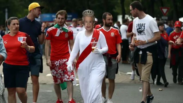 Англійські і валлійські фанати