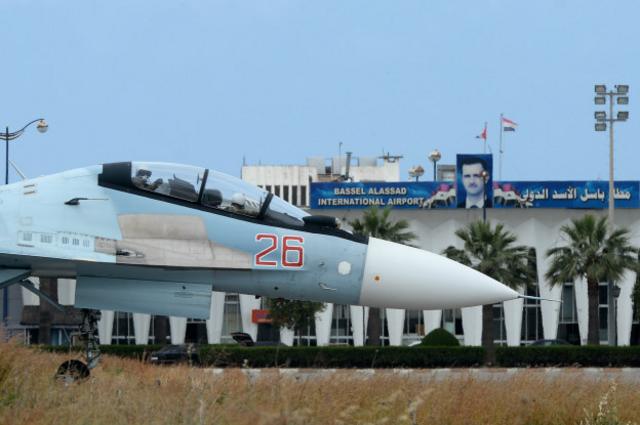 Пункты базирования российских военных в Сирии - морской в Тартусе и авиационный на аэродроме Хмеймим - продолжают работать в прежнем режиме, даже после вывода основных российских войск из Сирии в марте этого года