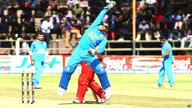 دھونی نے ٹیم کی بیٹنگ اور بالنگ پر تنقید کی