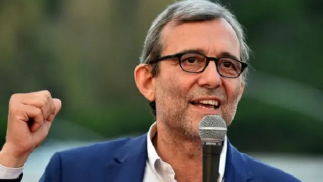 جاكيتشي هو مرشح الحزب الديمقراطي الحاكم الذي ينتمي إليه رئيس الوزراء ماتيو رينزي