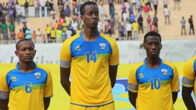 Mwanawe Kagame(kati kati)