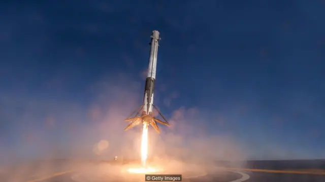 Hãng SpaceX đã thành công trong việc tái sử dụng một tên lửa trên một bè nổi