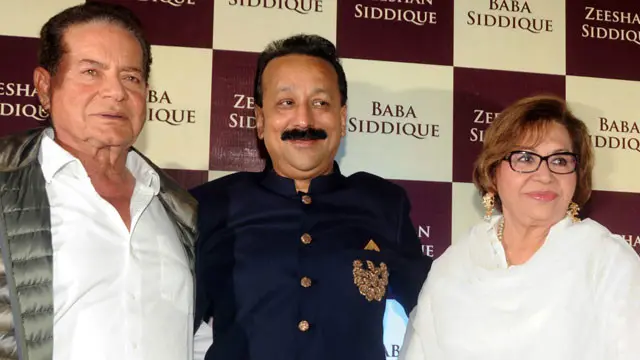 سلیم خان اور ہیلن کو بابا صدیقی کے ساتھ دیکھا جا سکتا ہے