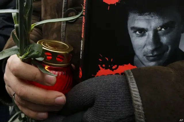 Boris Nemtsov Moskvanın mərkəzində Kreml divarı yaxınlığında öldürülüb.