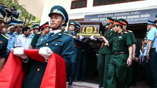 Lễ tang phi công Trần Quang Khải ngày 20/6