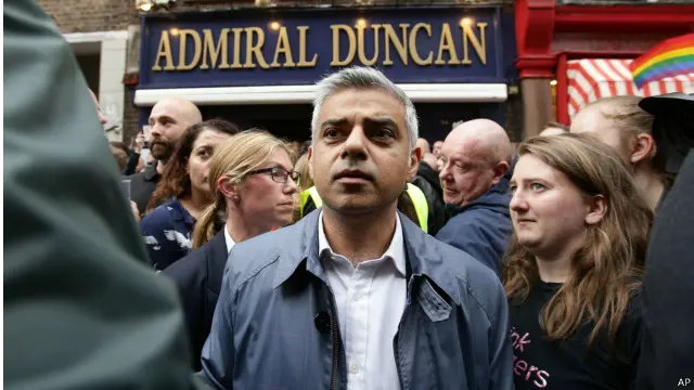 لندن کے میئر صادق خان ’ریمین‘ مہم کی جانب سے اس مباحثے میں حصہ لے رہے ہیں