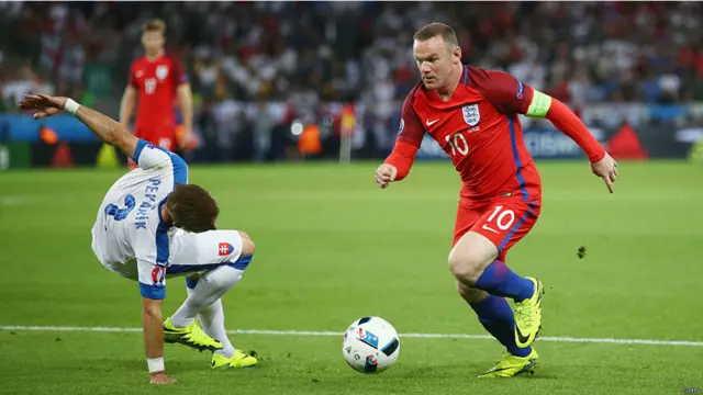 انگلینڈ نے تمام میچ کے دوران میچ پر اپنی گرفت مضبوط رکھی اور سلوواکیا کے گول پر متعدد حملے کیے لیکن کامیابی نصیب نہ ہو سکی۔