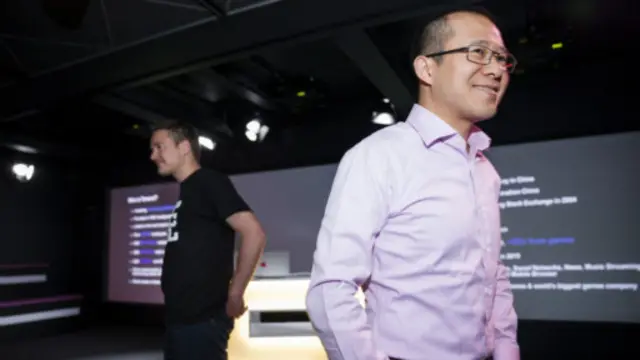 Supercell总裁潘纳纳恩(左)和腾讯总裁(右)刘炽平