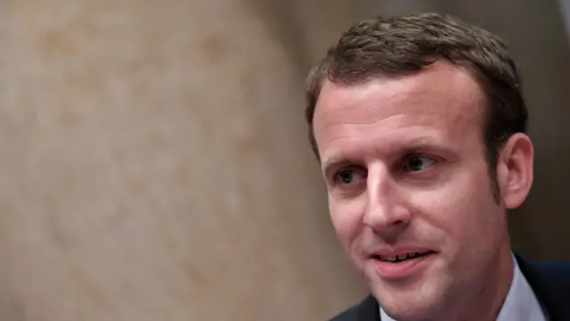  إيمانويل ماكرون وزير الاقتصاد الفرنسي