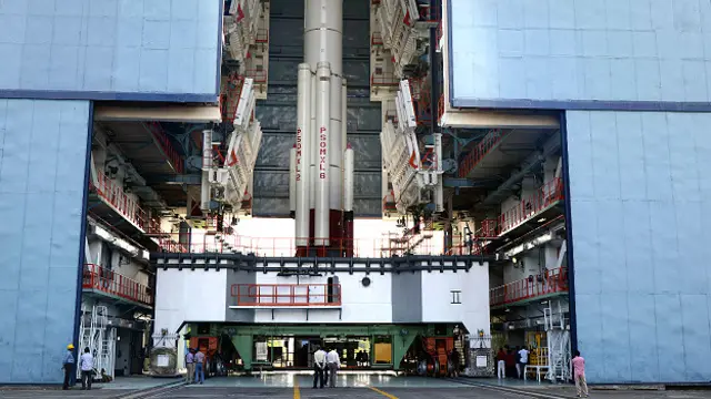 اس میں تیرہ سیٹیلائٹ امریکہ کے ہیں