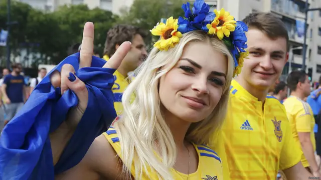 Болельщики поддерживали сборную на матчах со всеми соперниками. А это, кроме Польши, были также Северная Ирландия и Германия.