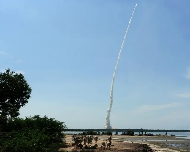 印度一枚火箭携带20颗卫星升空，平了中国2015年创下的亚洲纪录。