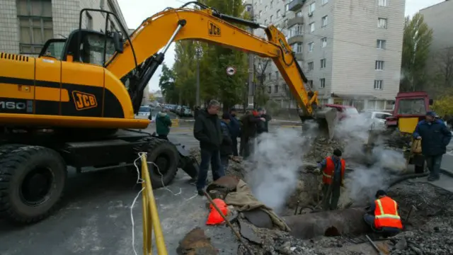 Компанії-постачальники комунальних послуг кажуть, що навіть підвищені тарифи покривають лише витрати на паливо і зарплати працівникам