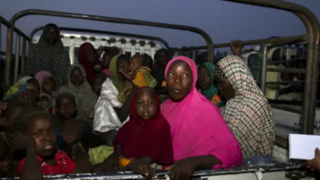 En plus de MSF, les autorités nigérianes et le Programme Alimentaire Mondiale (PAM) apportent leur aide, même limitée.