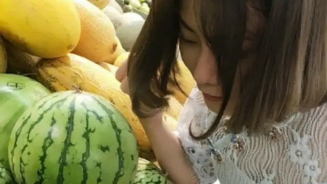 کئی لوگوں نے تربوز کا جواب سنتے ہوئے اپنی تصاویر پوسٹ کیں