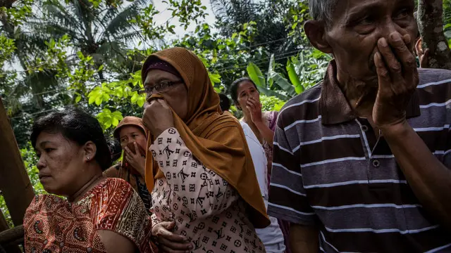 Sebanyak 56 orang tewas, sembilan hilang dan 22 luka-luka akibat banjir dan longsor di Jawa Tengah.