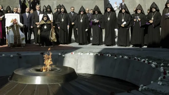 Папа Иоанн-Павел II во время визита в Армению в 2001 году