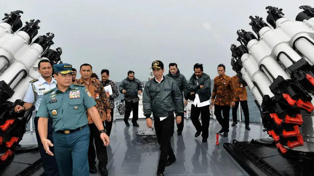 Ông Widodo gần đây đã tới thăm quần đảo Natuna trên một tàu chiến