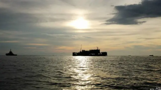 Tujuh awak kapal Indonesia ditahan kelompok yang diduga anggota Abu Sayyaf, sedang enam awak lainnya dipulangkan ke Indonesia.