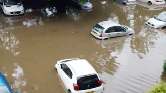 英国也出现暴雨天气