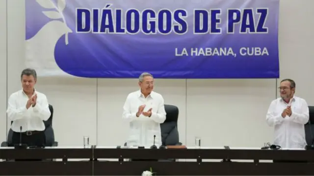 ছয় দশকের লড়াই অবসানে একটি যুদ্ধবিরতিতে সম্মত হয়েছে কলম্বিয়ান সরকার আর ফার্ক বিদ্রোহীরা