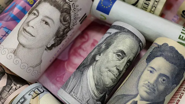 Nilai tukar pound sterling terhadap dollar AS sempat menyentuh US$1,3236 pada Jumat (24/06).