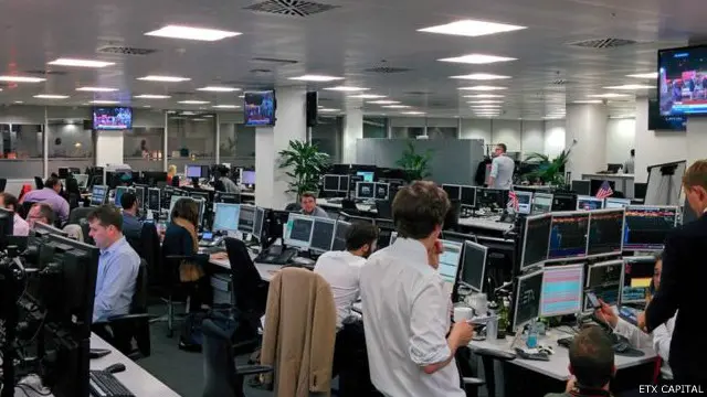 Para pelaku pasar bekerja keras menghadapi respon pasar