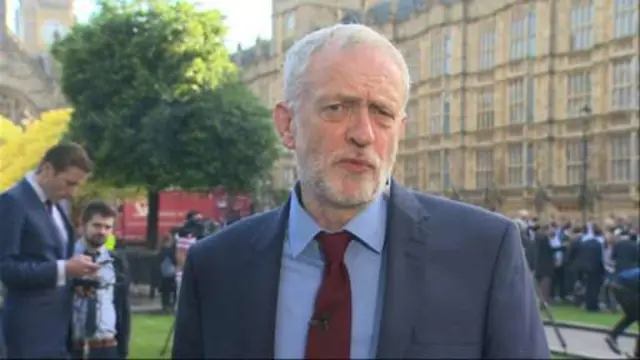 کاربن پر الزام ہے کہ انھوں نے یورپی یونین کے ساتھ رہنے کے حق میں پرجوش انداز میں مہم میں شرکت نہیں کی