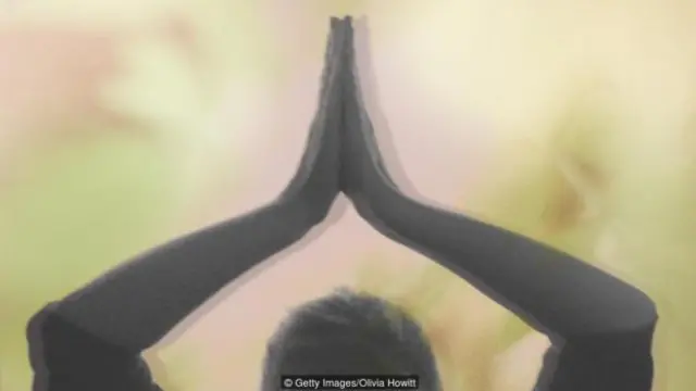 哈格伯格.費舍爾會突然停在某個瑜伽動作中不敢動，擔心會突然死亡。(圖片來源: Getty Images/Olivia Howitt)