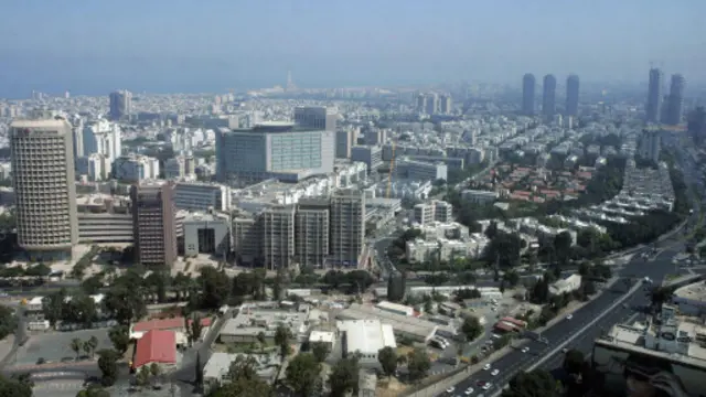 最近在特拉维夫发现的古陶器碎片,当年这种陶器被用来酿造啤酒(图片来源:Getty Images)