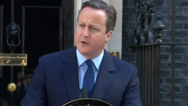 卡梅伦在英国公投决定脱欧当天宣布将在10月辞职,并计划将启动脱欧程序的《里斯本第50条》交给下任首相处理。(资料图片)