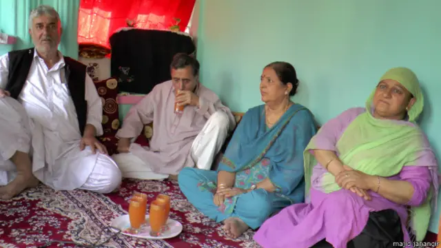 सबा लाल और नज़ीर अहमद का परिवार