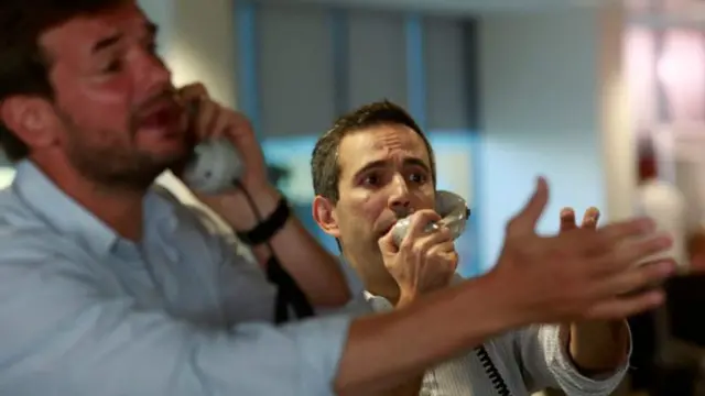 Британские рынки открылись стремительным падением после начала торгов в пятницу