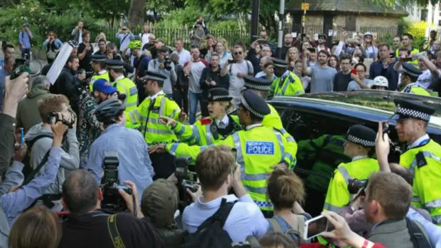 Полиция на улицах Лондона