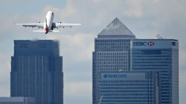 London şəhəri Avropanın ən böyük maliyyə mərkəzi olmaqda qalacaqmı?