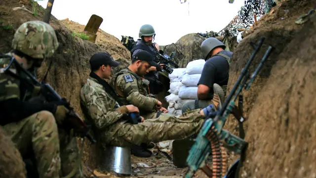 Українське суспільство травмоване війною - тому така й реакція на цей флешмоб, кажуть психологи