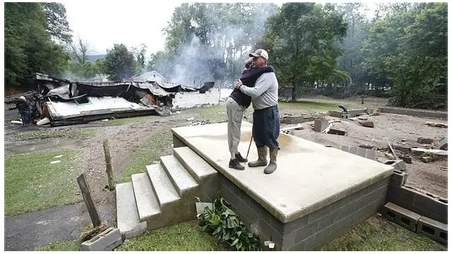 Status keadaan darurat dtelah diberlakukan pada 44 dari 55 wilayah setingkat kota di negara bagian tersebut.