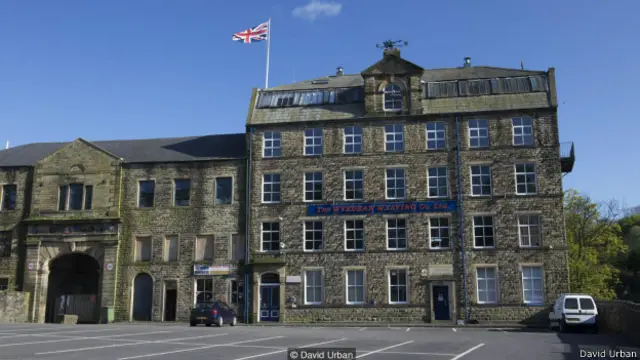 वाईडीन की वर्दी