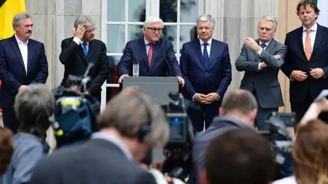 Лидеры Евросоюза попросили Британию не затягивать с началом переговоров о выходе из ЕС