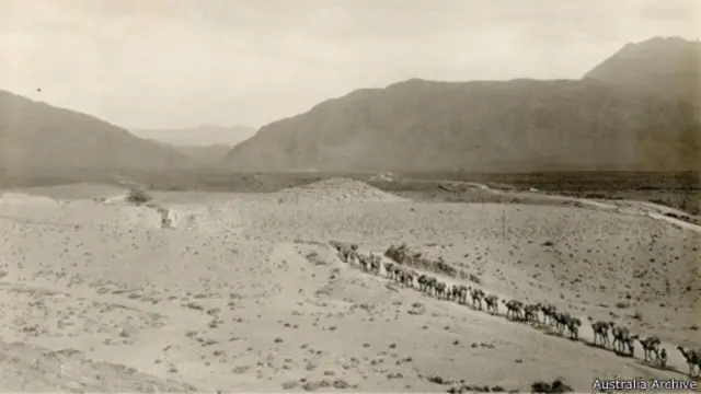 د اوښبه افغانانو کاروان (Australia archive)